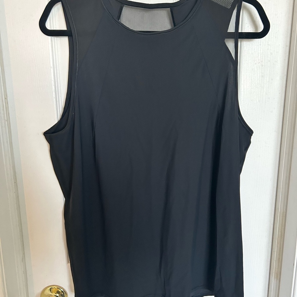 Lululemon black sculpt tank Relaxed Fit